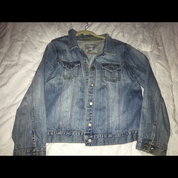 Denim jacket - Picture 2 of 3